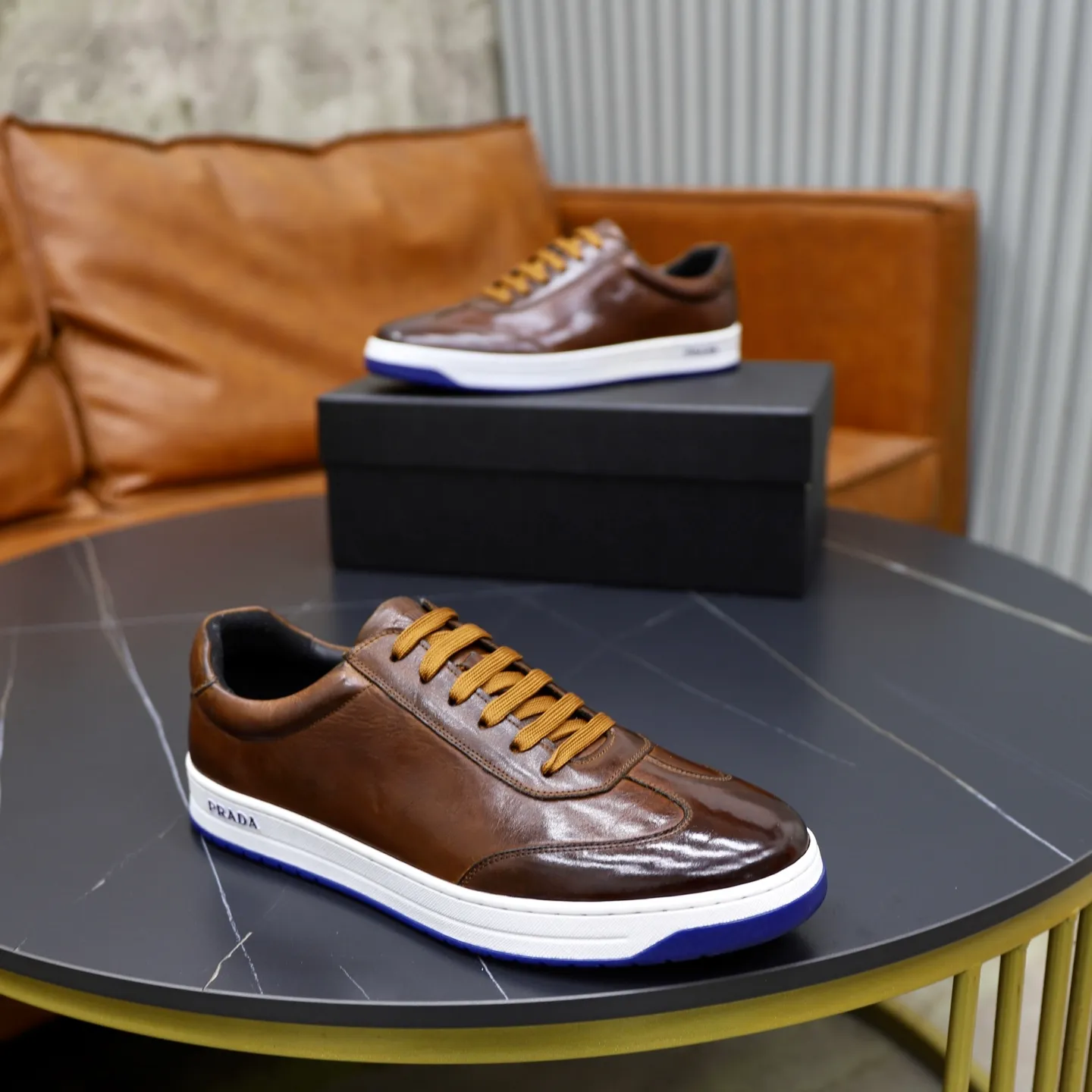 Factory price: 💰640 Prada classic men’s lace-up casual shoes | Imported cowhide upper | Upper stitching layered design, light and breathable | Soft and comfortable | Decorated with PRADA letters on the side | Distinctive sports style, showing the brand style | Lightweight concave and convex pattern rubber soles | Matched with cowhide foot pad lining | Excellent foot feel, fashionable and elegant | Size: 38-44 (45 customized)